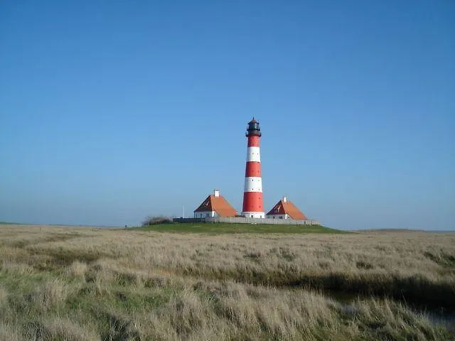Fischerkate-mit-schoenem-garten Feriehus